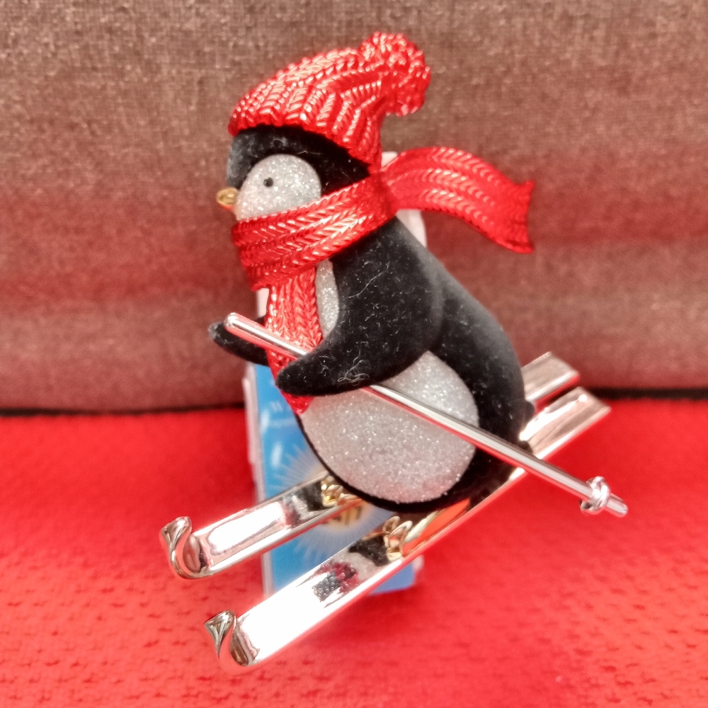 Bath and Body Works skiing penguin wallflower plug in that lights up